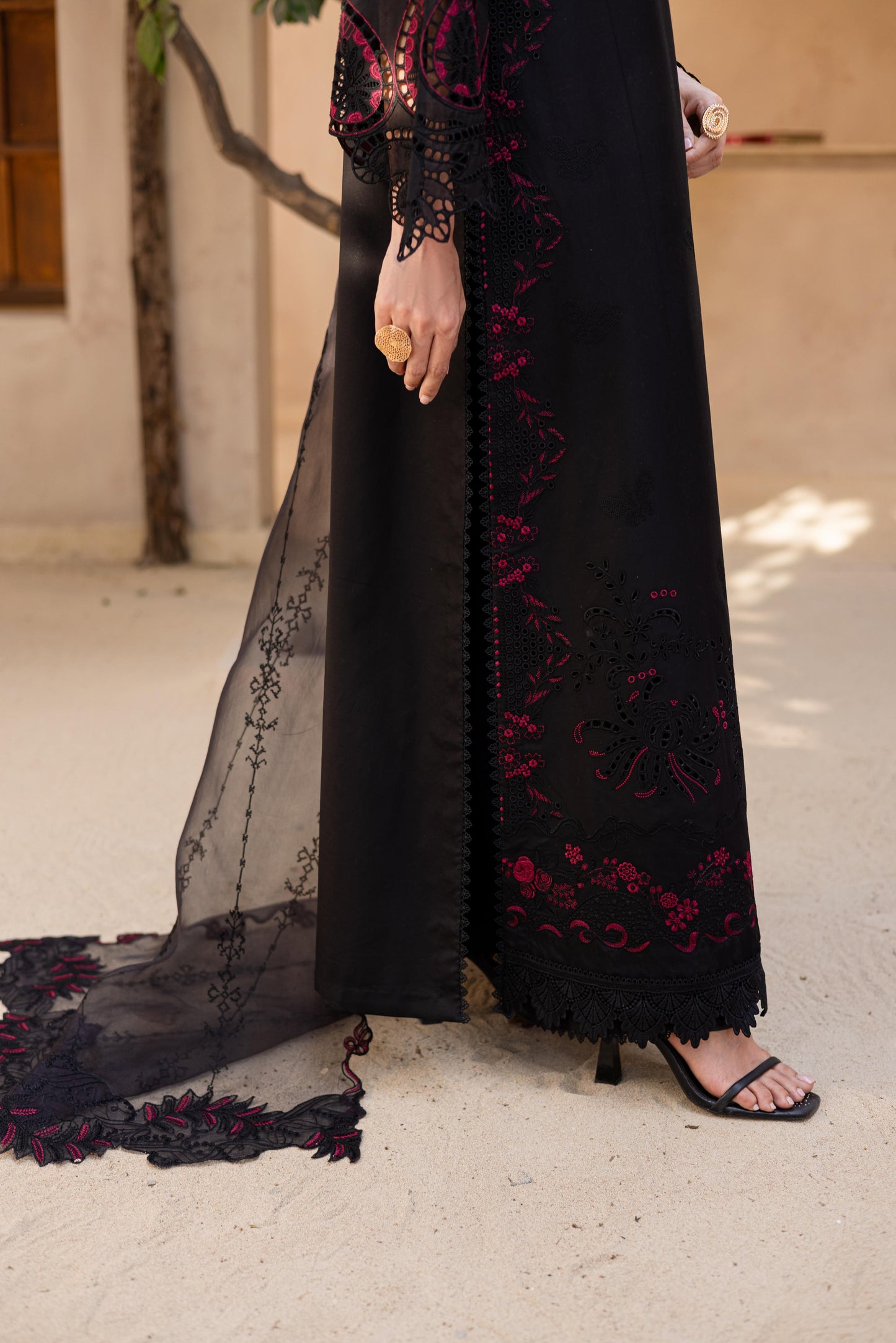 BLACKOUTFIT