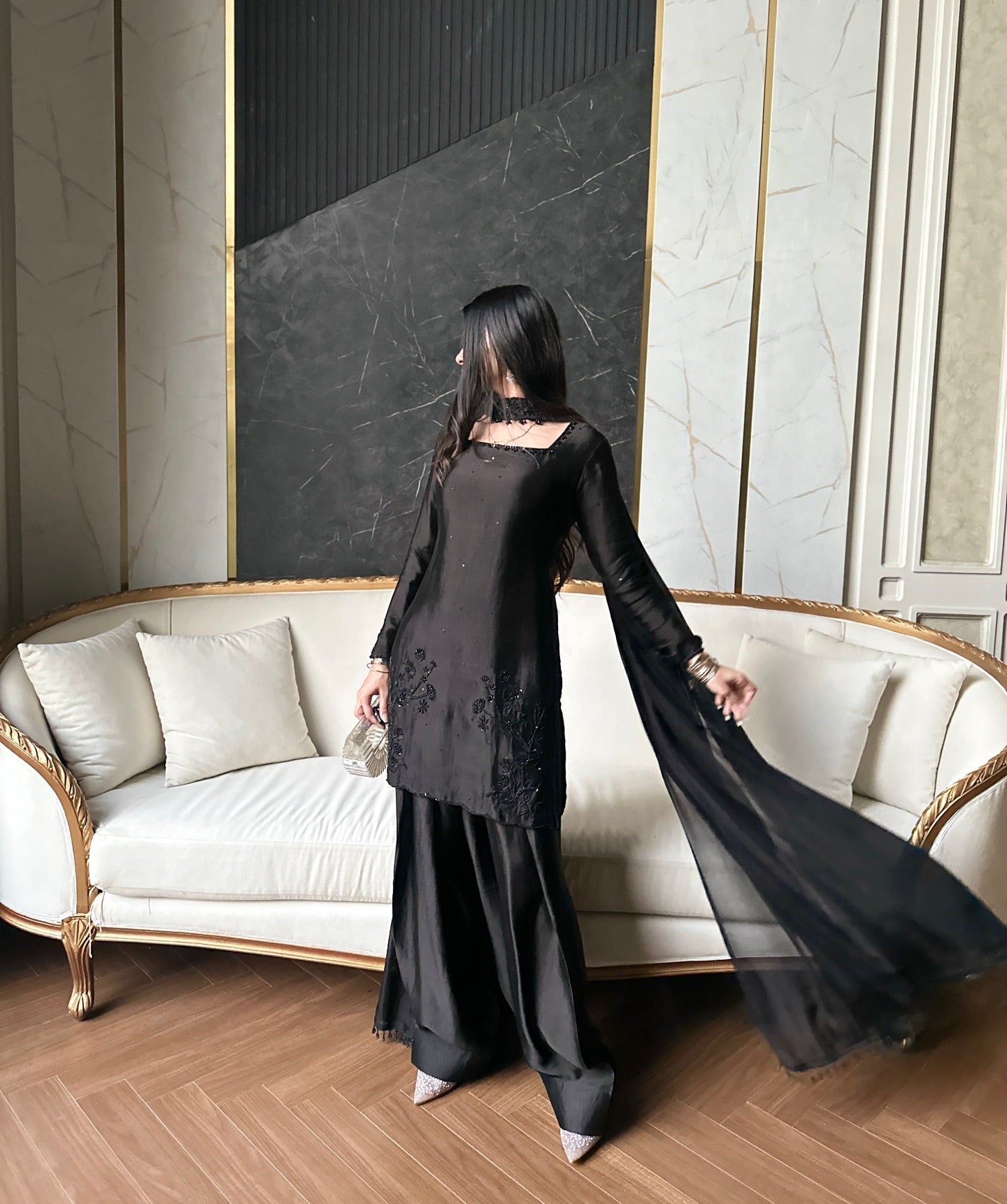 Noir Grace - LIBASENISA