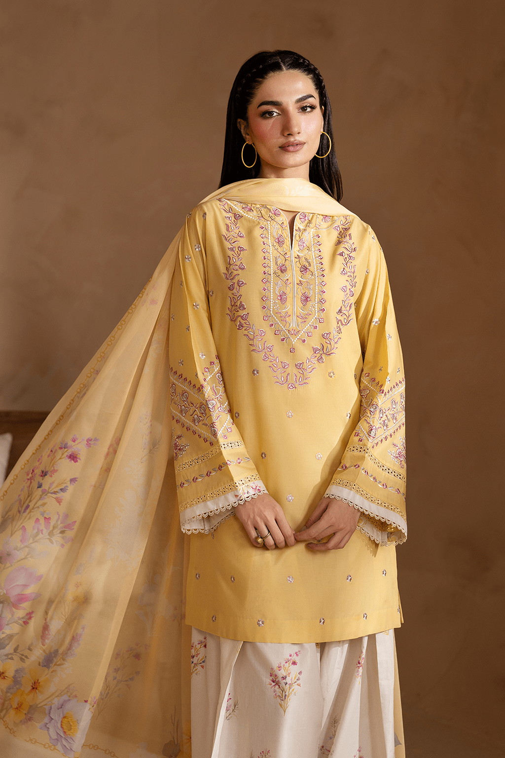 Zarnish Noor - LIBASENISA